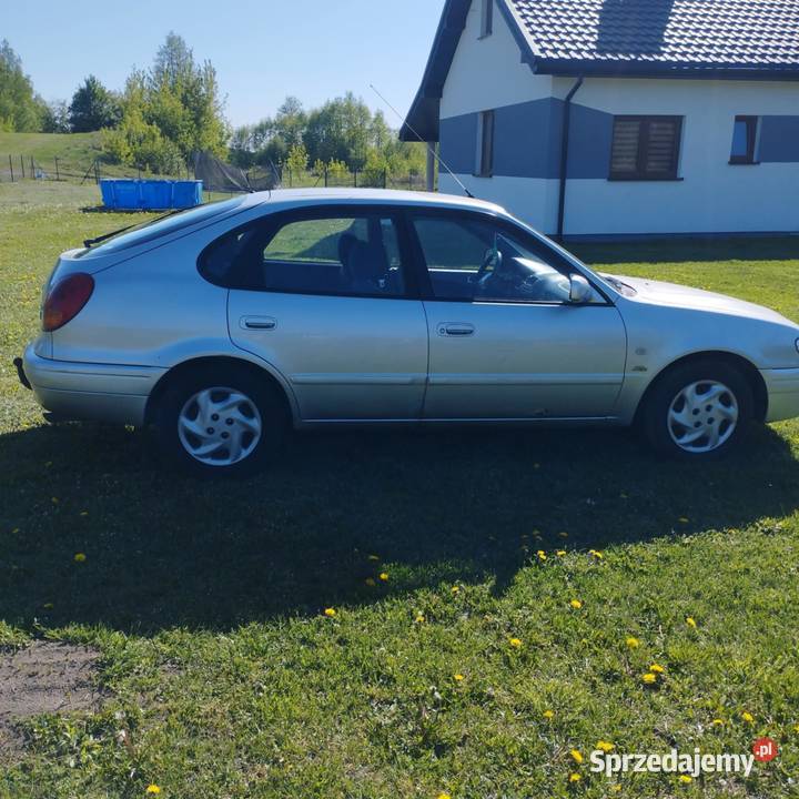 Sprzedam samochód osobowy toyota corolla sprzedam