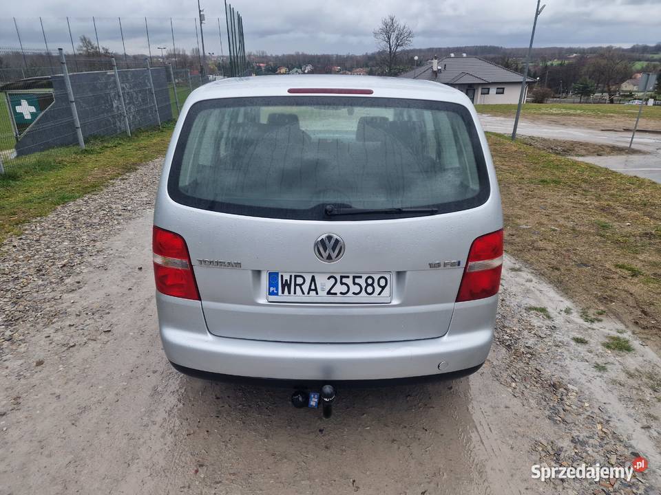 Volkswagen Touran 16 FSI Parznice