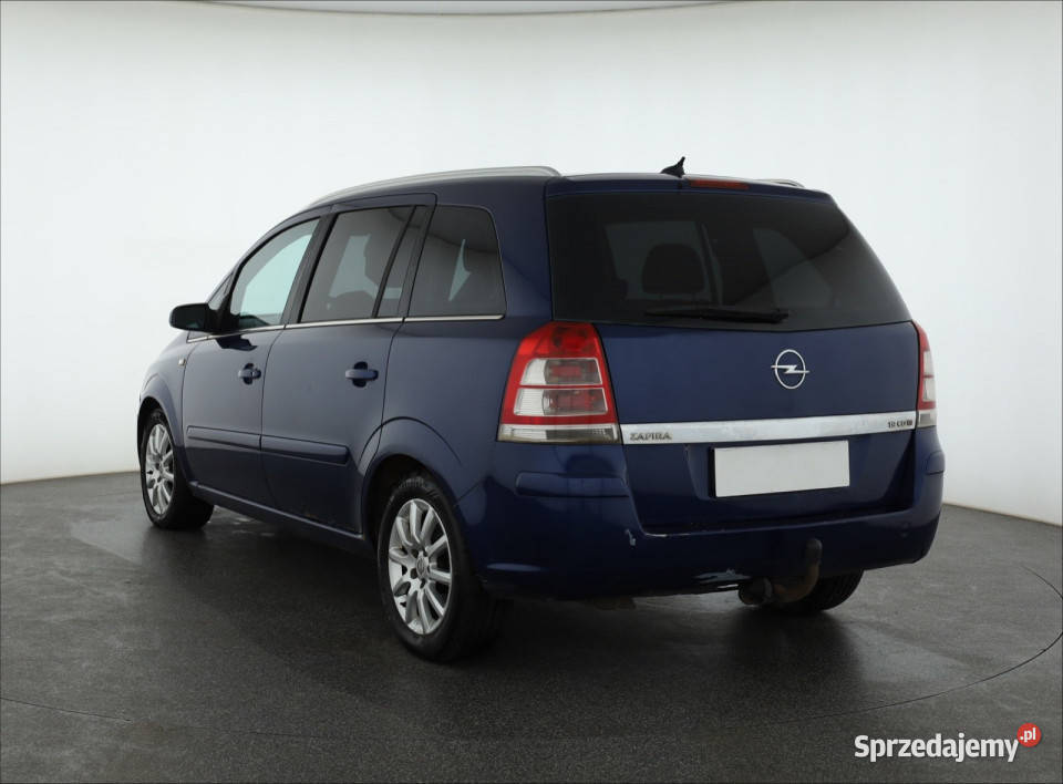 Opel Zafira 19 CDTI światła przeciwmgielne
