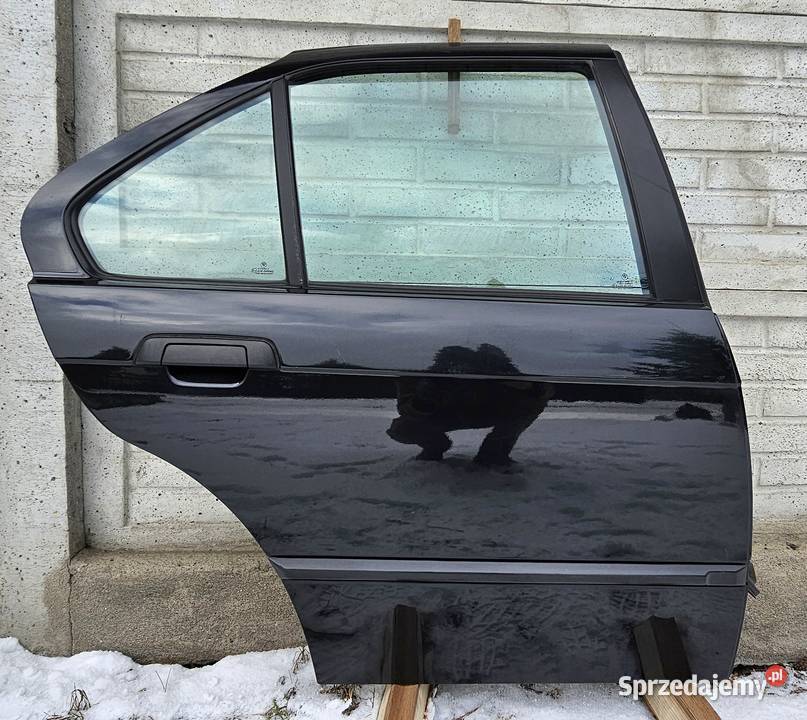 Drzwi tył czarnecosmoschwarz Bmw e36 328i 97 Książenice