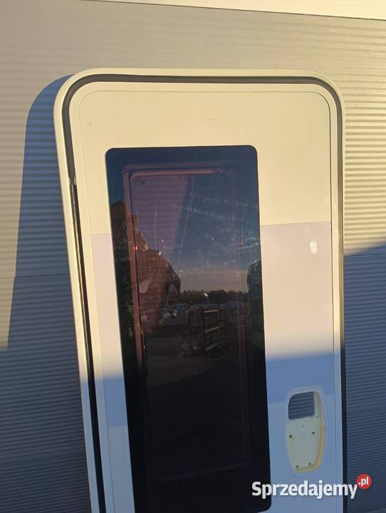 Drzwi do przyczepy kempingowej Adria 1715 x 615 świętokrzyskie Odrowążek