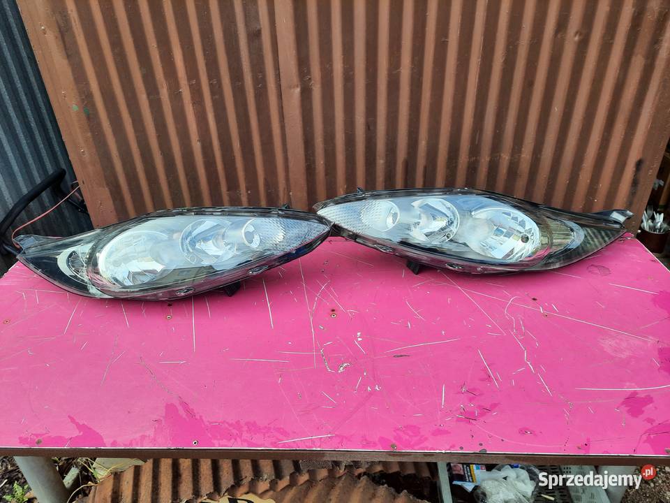Ford Fiesta 08r 35 drzwi komplet lamp przednich osobowe Pruszków