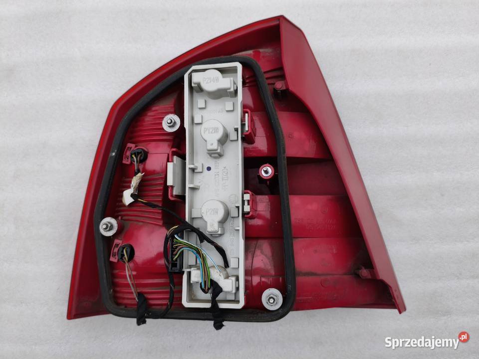 Lampa Prawy Tył Tylna Prawa Skoda Octavia II Wyszków