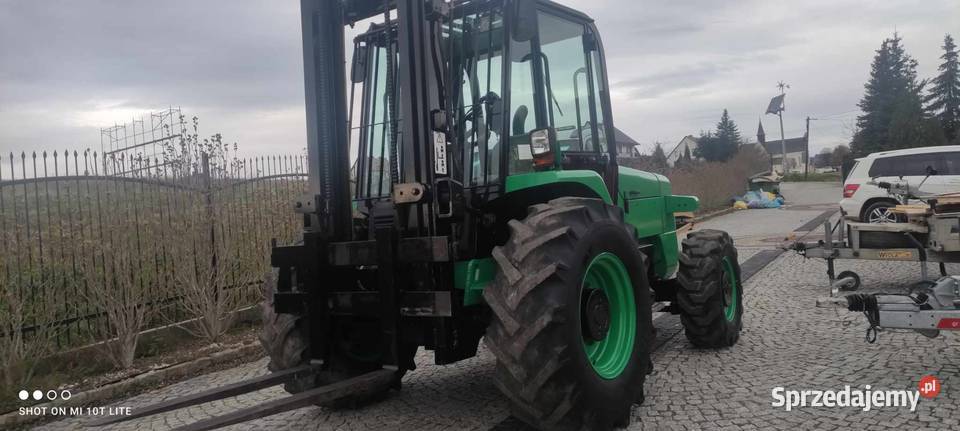 wózek widłowy jcb terenowy