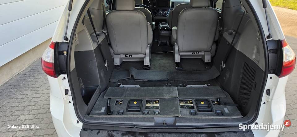 Toyota Sienna zaniana Pruszków
