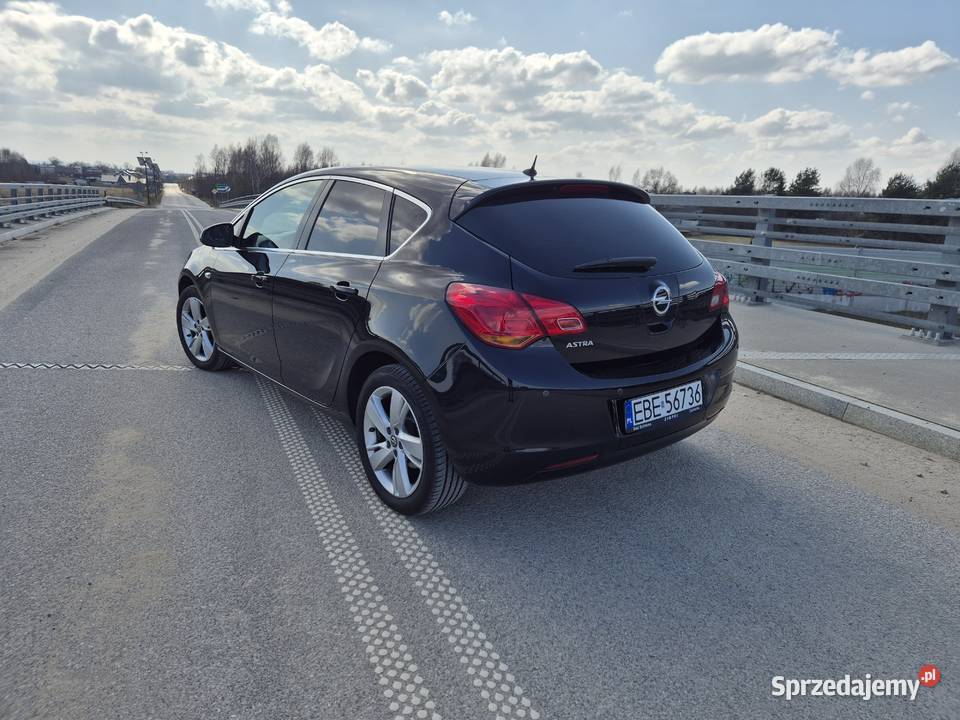 Opel astra j 16 hb 5d cosmo163tkm Astra Bełchatów sprzedam
