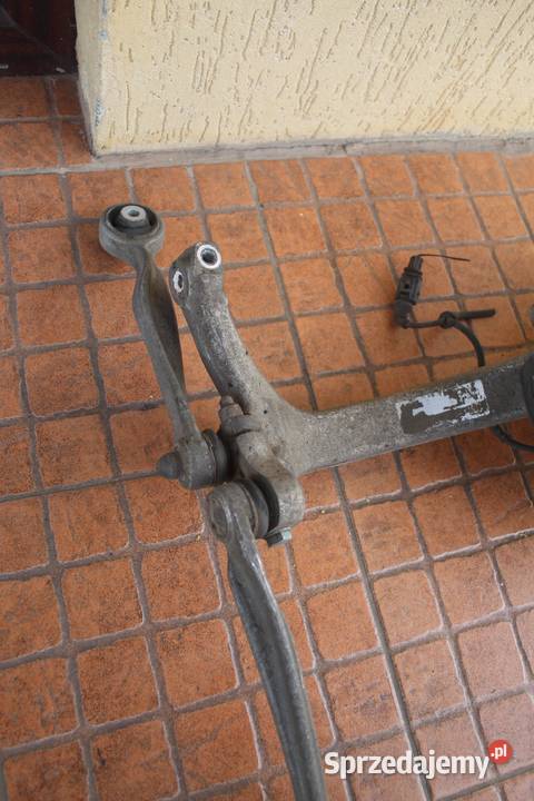 PIASTA ZWROTNICA WAHACZ LEWY PRZÓD AUDI A4 B6 20