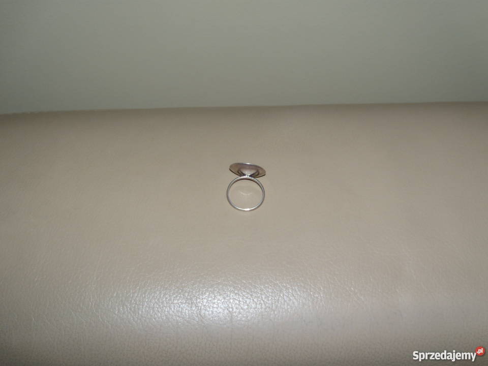 Srebrny pierścionek