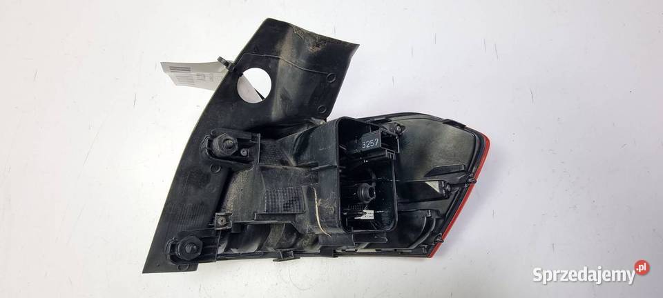 LAMPA LEWA TYŁ VOLKSWAGEN PASSAT B8 osobowe Lipno