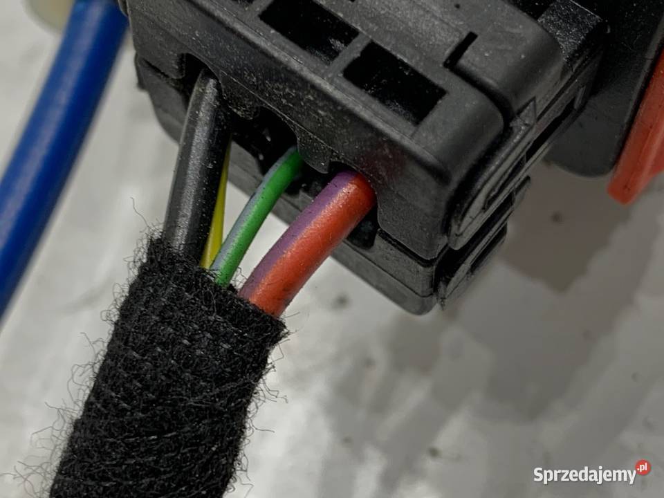 PODNOŚNIK SZYBY LEWY PRZÓD OPEL CORSA E 13447038