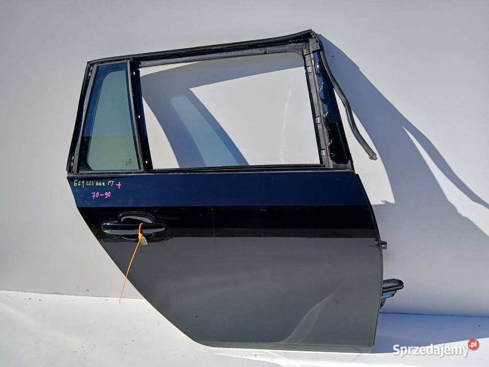 DRZWI PRAWE TYLNE BMW E61 6689 SCHWARZ 2 Strzyżewice sprzedam
