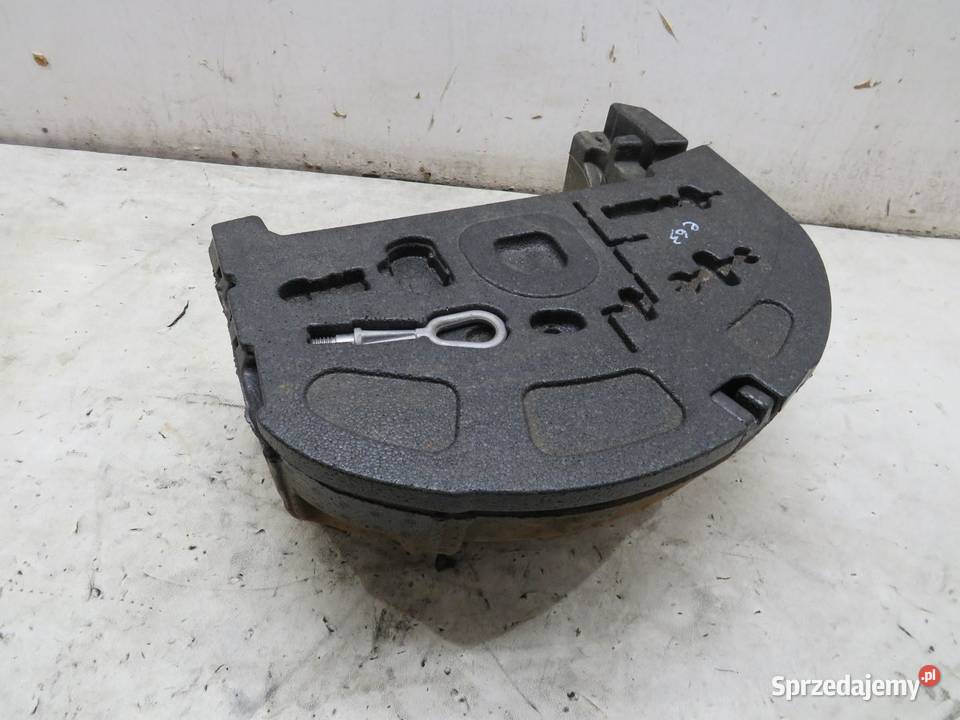 WKŁAD BAGAŻNIKA UCHO BMW E63 6948517