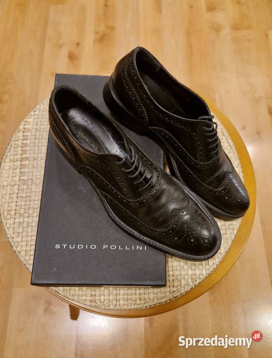 Damskie buty z naturalnej skóry czarnej marki Półbuty