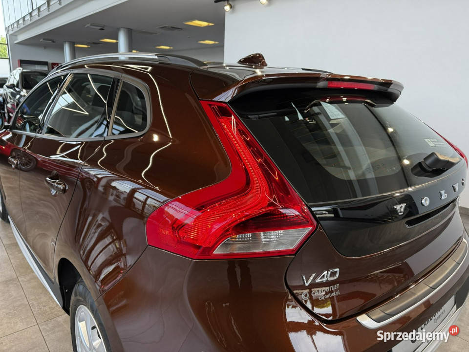 Volvo V40 Cross Country 20 T3 152 M6 2016 r małopolskie Myślenice