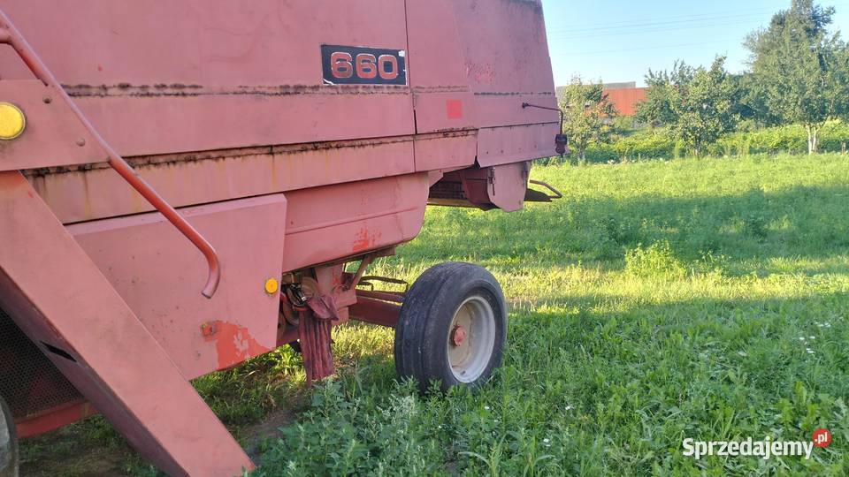 Kombajn Massey Ferguson 660 Trawniki