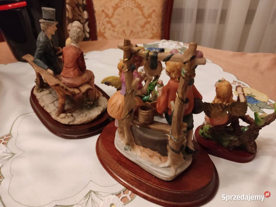 piękna figurka na drewnianej podstawie 4 sztuki Gorzów Wielkopolski