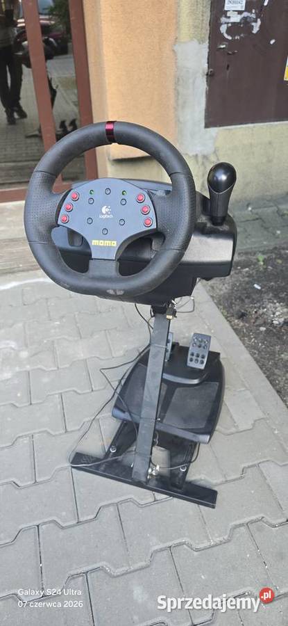 Kierownica Logitech Momo Racing Force stojak Ruda Śląska