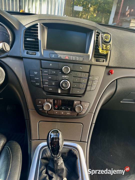 Opel insignia z fajnym wyposażeniem Ząbki