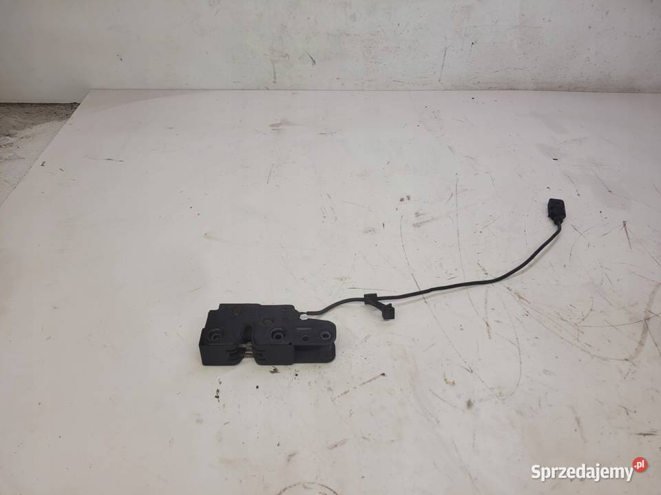 ZAMEK MASKI RYGIEL AUDI A4 B8 A5 Q5 8K0823509A śląskie
