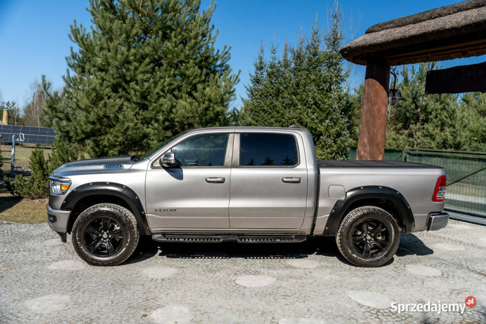RAM 1500 Dodge RAM 1500 HEMI 57 V8 ETORQUE 2022r ESP