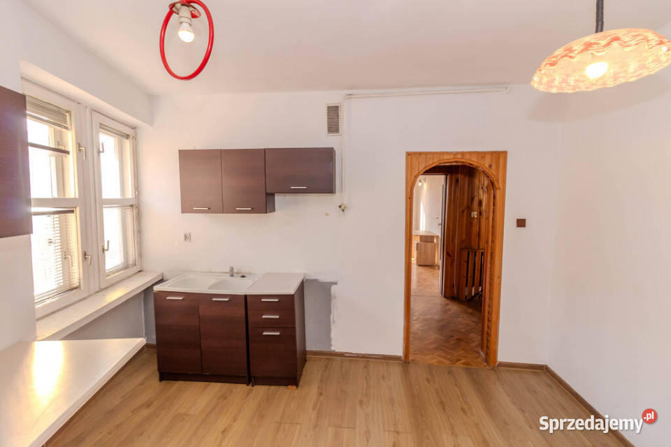 23 pokoje 2 piętro 672m2 Siennieńska Ostrowiec Świętokrzyski