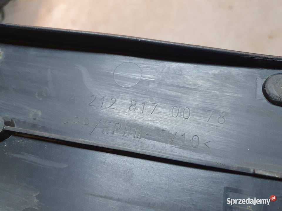 MERCEDES W212 RAMKA PODSTAWA TABLICY REJ Motoryzacja
