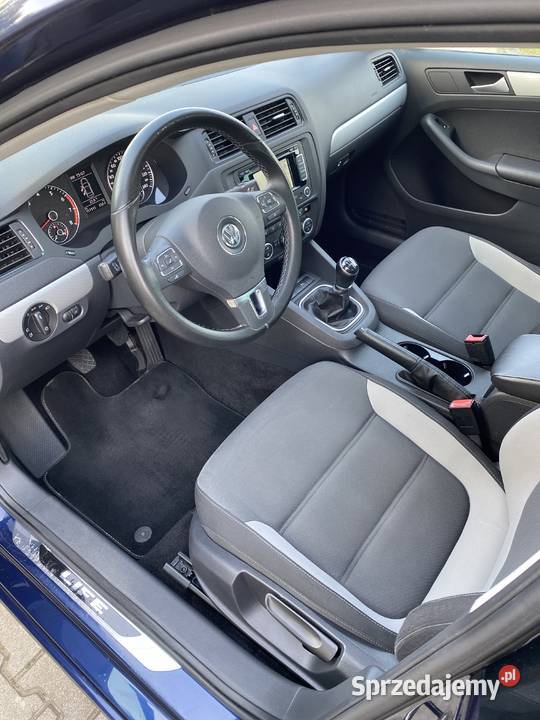 12TSi 105 BiXENON LED NAVI 2xPDC ASO Alu17 CD Jetta Legnica