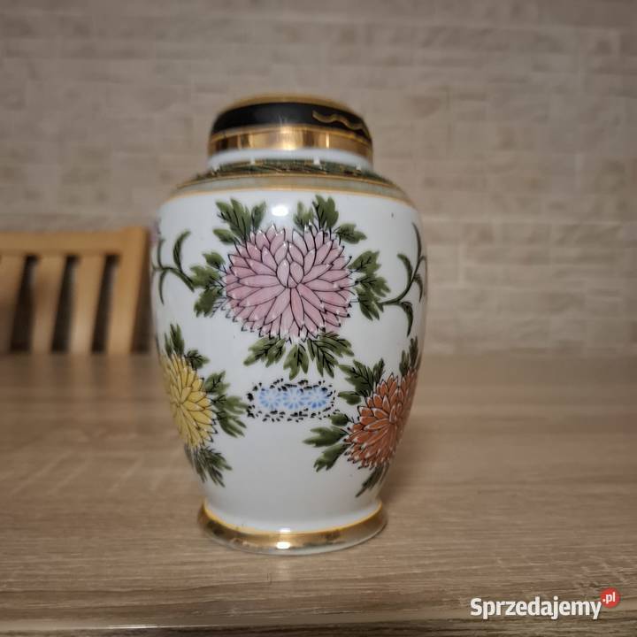 Chińska i japońska porcelana Porcelana i szkło