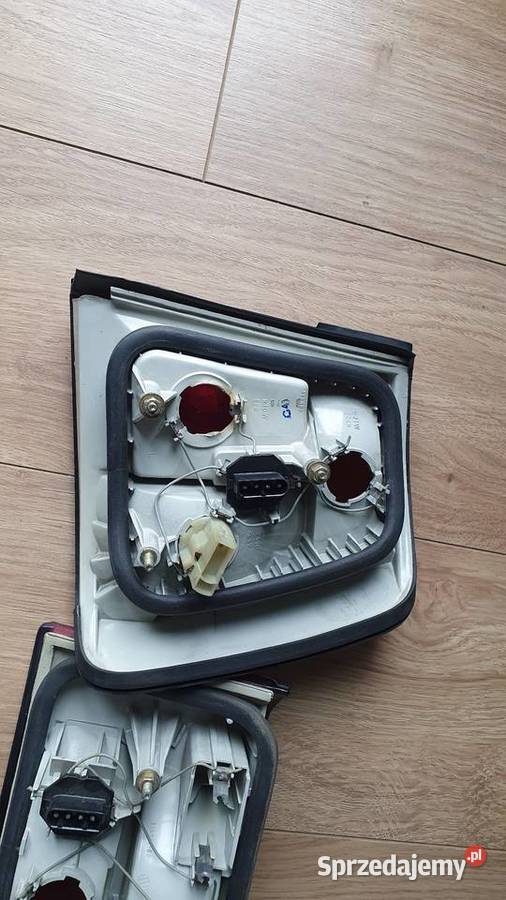 Lampy BMW e34 sedan komplet Lusowo