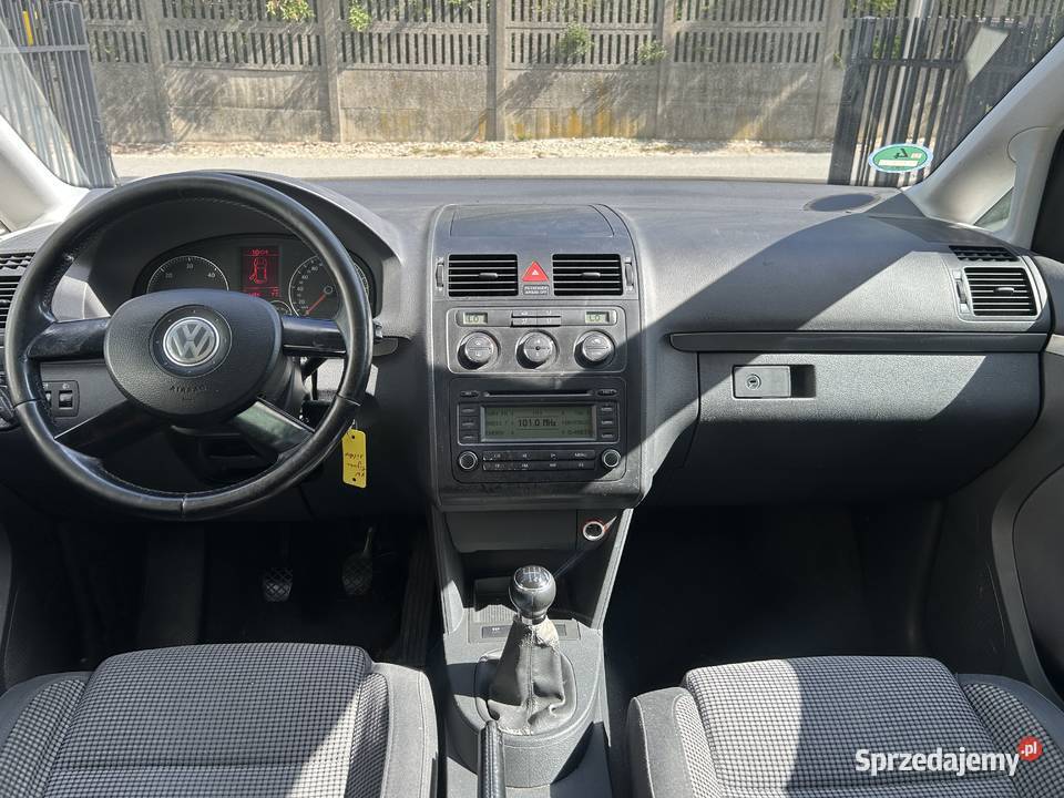 Volkswagen Touran 20 TDI Highline Climatronic 1968cm3
