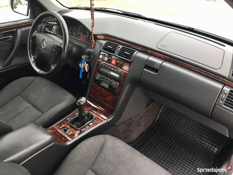 Mercedes EKlasa W210 LIFT 2000r 20 KOMPRESOR 187 Rok produkcji 2000 Kielce