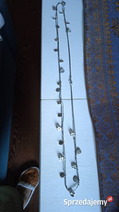 DŁUGI NASZYJNIK SREBRZONY Z TRZECH ŁAŃCUSZKÓW