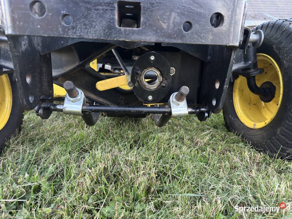 Traktorek ogrodowy John Deere x740