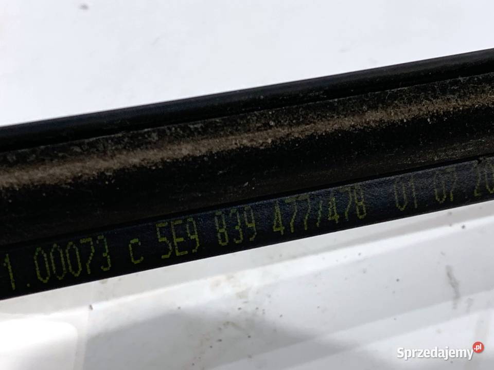 LISTWA ZGARNIAJĄCA TYŁ PRAWY SKODA OCTAVIA III osobowe