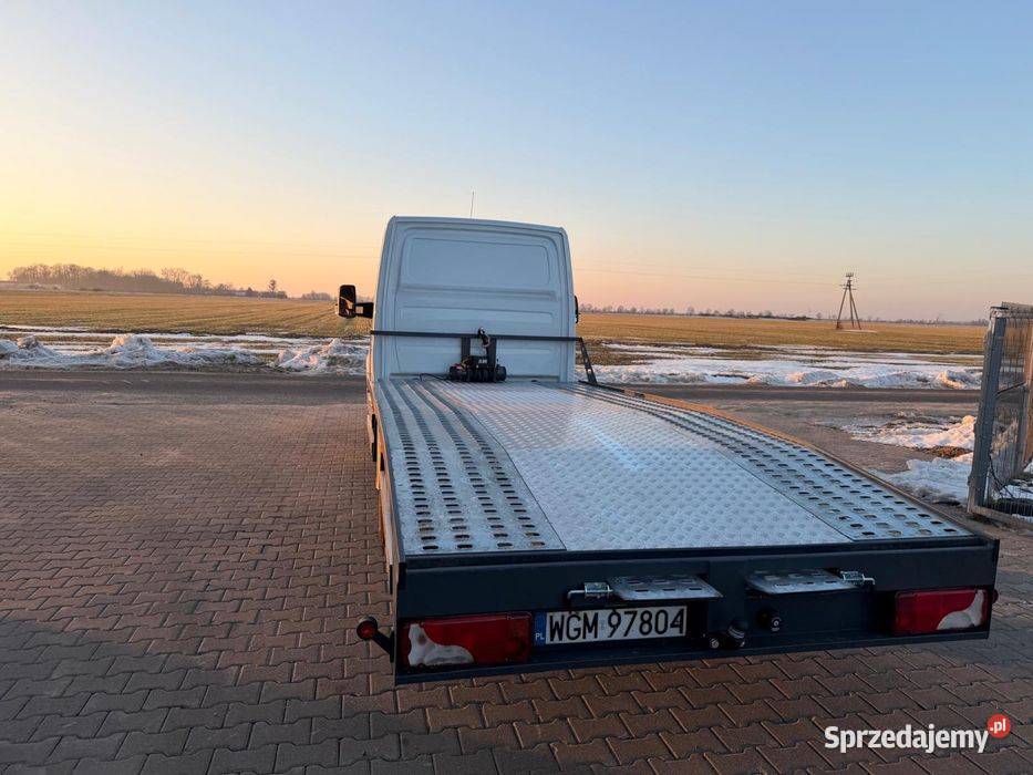 Mercedes Sprinter autolaweta salon Sobiesiernie