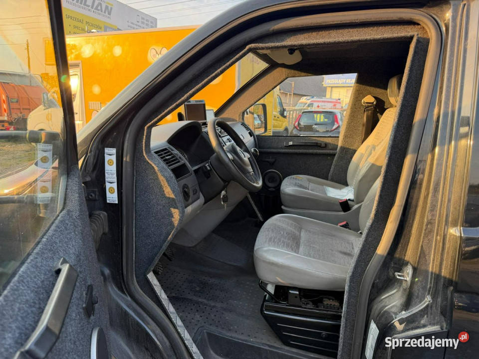 Volkswagen Transporter Trasporter T5 2014 czarny Syców