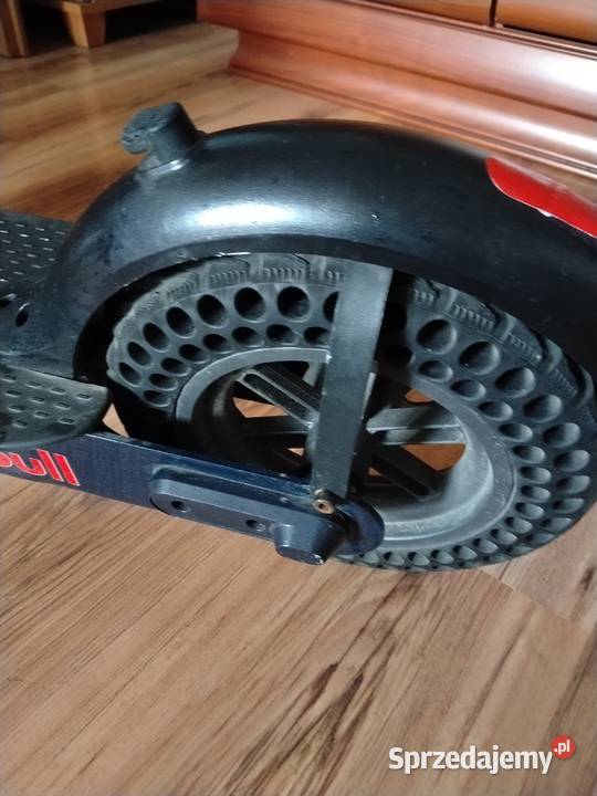 Hulajnoga elektryczna Red Bull mazowieckie