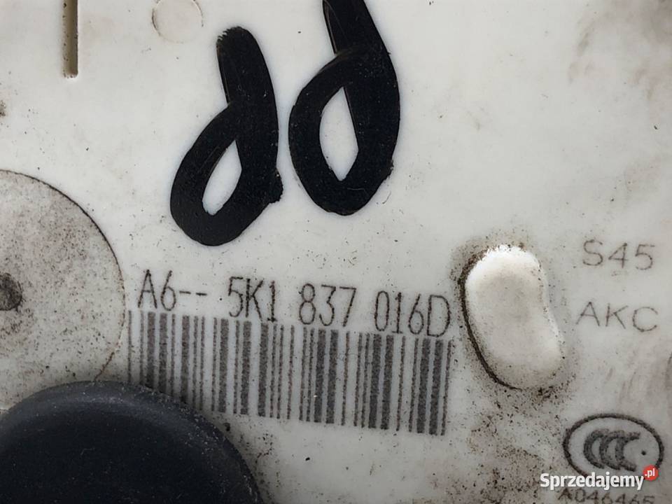 ZAMEK DRZWI PRAWY PRZÓD VW GOLF VII Hatchback