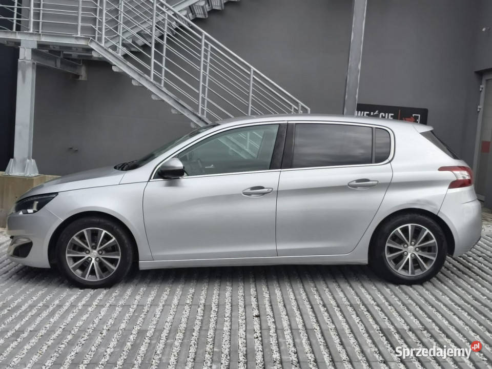 Peugeot 308 12 benzyna 130 6biegów full ledy Kęty