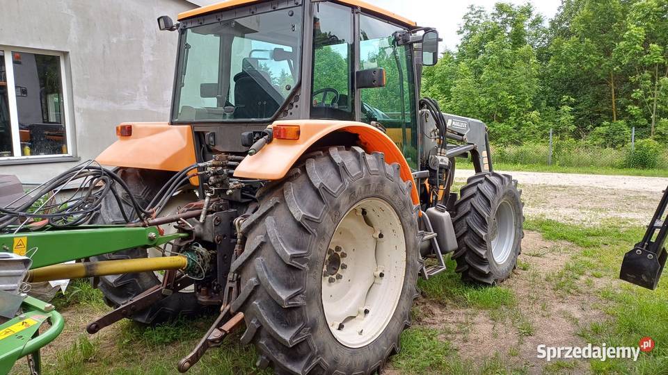 Renault Celtis 426RC z ładowaczem czołowym