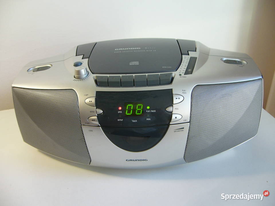 Radiomagnetofon Grundig z odtwarzaczem CD
