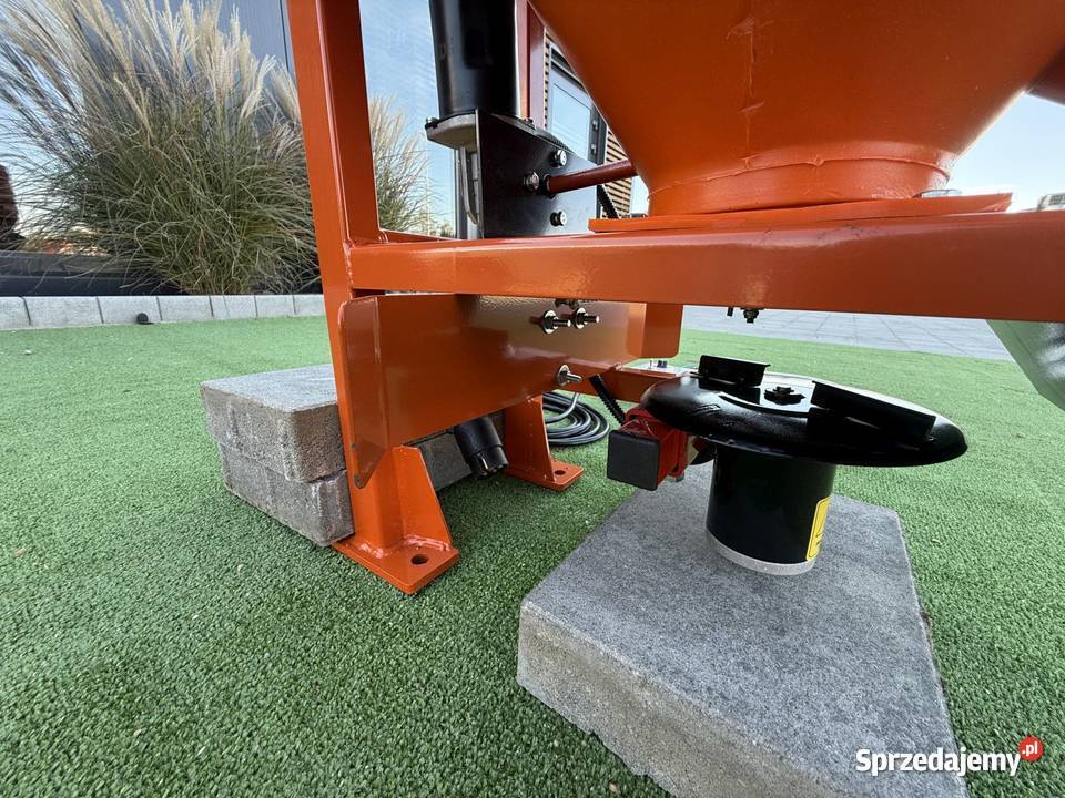 NOWA Solarka do Samochodu 110 L Posypywarka 12 V sprzedam