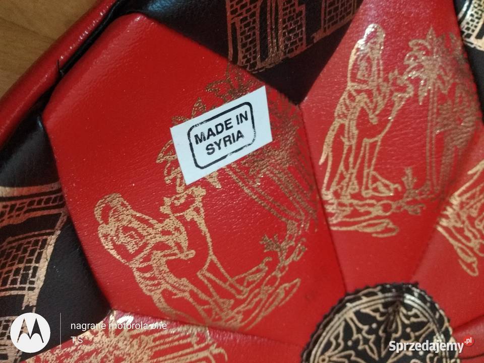 Dwie pufy bez wypelnienia