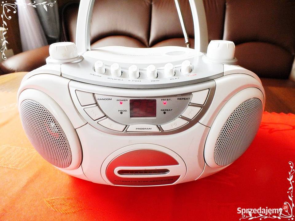 Śliczny BIAŁY radiomagnetofon kasetowy CD Żary sprzedam