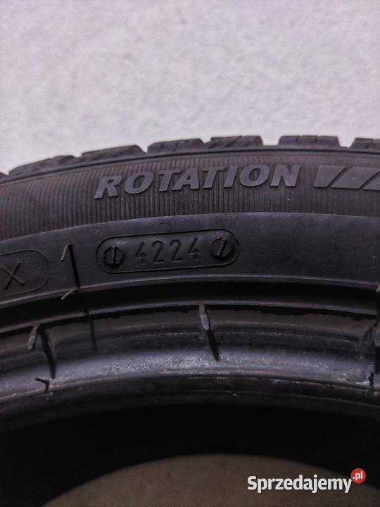 Opony zimowe Kormoran Snow 20550R17 super stan 205