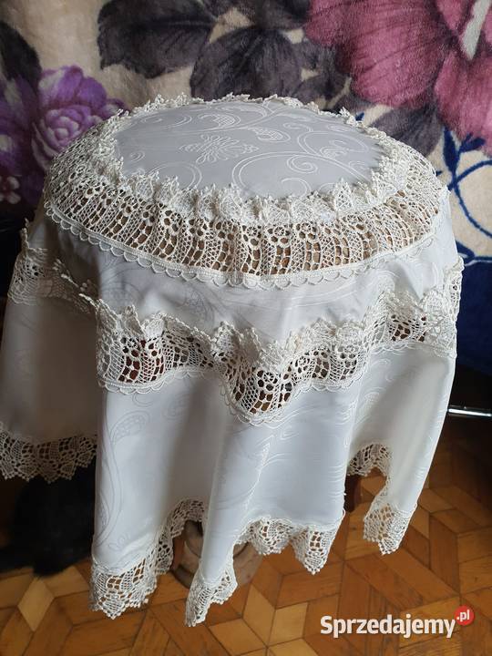 Obrus ecri plamoodporny z gipiurą wielkanocny