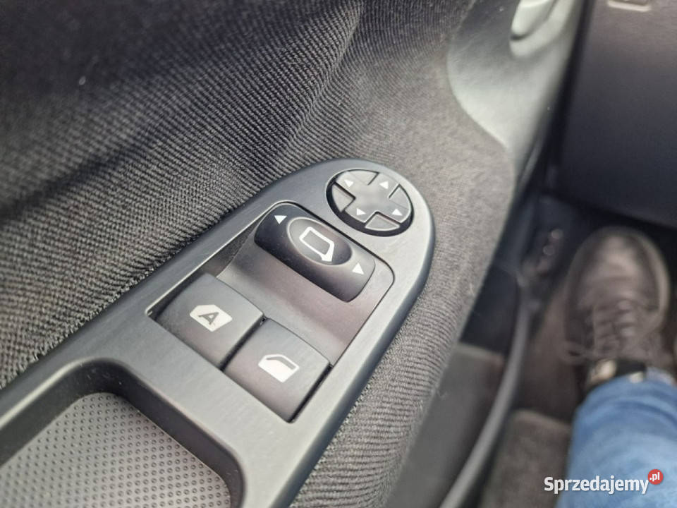 Peugeot 207 14 Benzyna 95 Klimatyzacja Komputer Samochody osobowe Słupsk sprzedam