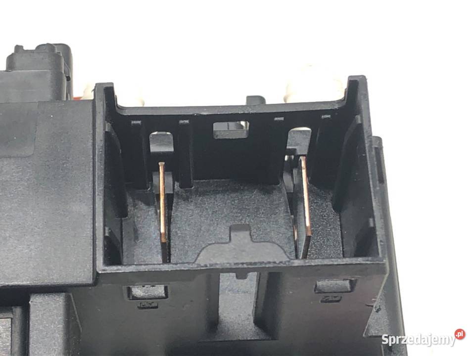 SKRZYNKA BEZPIECZNIKÓW VW GOLF VII 5Q0937615C