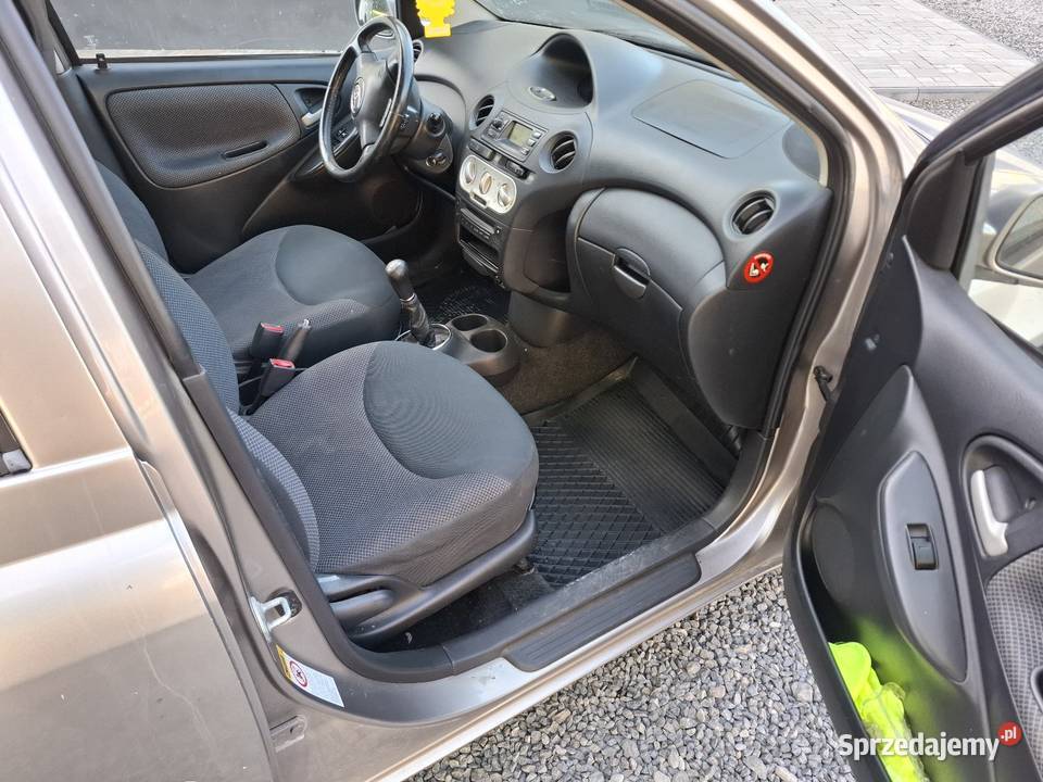 Toyota Yaris 14 d 2003 klimatyzacja Sandomierz