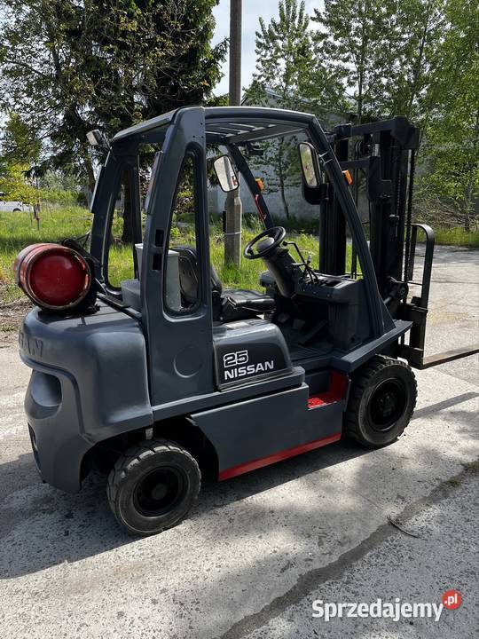 Wózek widłowy Nissan 25 T 2006 sprzedam